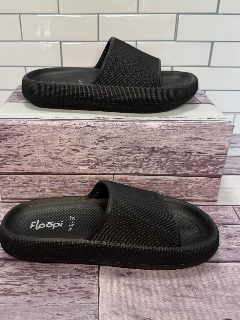 Floopi Womens Slides with Cloud Support size 6 - Picture 2 of 7